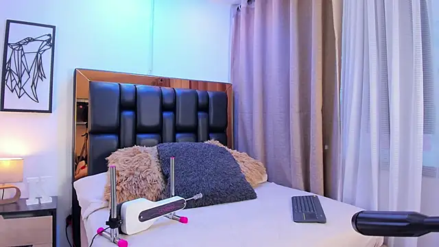 Katalina Evans online show from February 27, 2026, 11:54 am