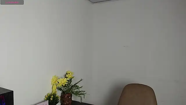 Snapshot of esmeralda-bk chatting on January 13, 2026, 8:24 pm esmeralda-bk online show from January 13, 2026, 8:24 pm