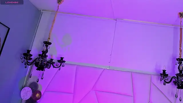 Aitana Hilton  online show from October 17, 2025, 11:56 am