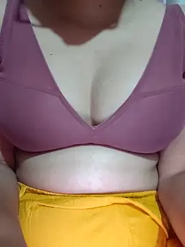 Snapshot of nikkibenza chatting on December 2, 2025, 7:32 am nikkibenza online show from December 2, 2025, 7:32 am