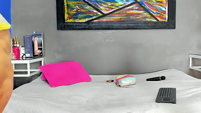 Charlotte curvy  online show from June 3, 2026, 8:24 pm