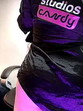 Snapshot of zahra_Jalid chatting on October 23, 2025, 9:24 pm zahra Jalid online show from October 23, 2025, 9:24 pm