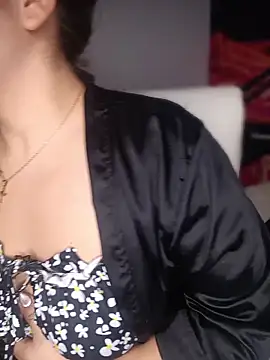 Snapshot of zahra_Jalid chatting on June 17, 2026, 4:39 pm zahra Jalid online show from June 17, 2026, 4:39 pm