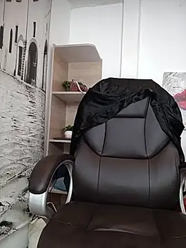 Snapshot of zahra_Jalid chatting on November 18, 2025, 10:34 pm zahra Jalid online show from November 18, 2025, 10:34 pm