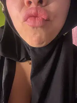 zahra Jalid online show from April 5, 2026, 1:45 am