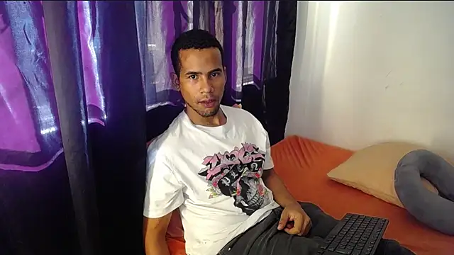 Snapshot of Morb69Erotic chatting on January 19, 2025, 8:09 pm Morb69Erotic online show from January 19, 2025, 8:09 pm