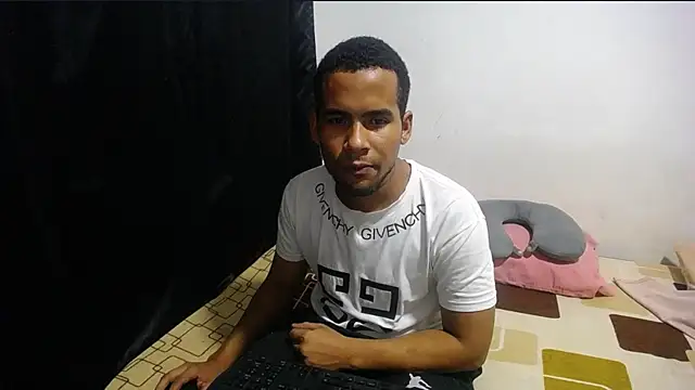 Snapshot of Morb69Erotic chatting on January 21, 2025, 2:54 am Morb69Erotic online show from January 21, 2025, 2:54 am