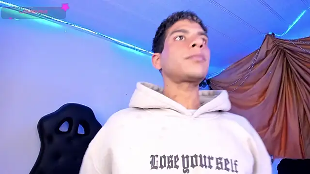 Ethan Boyy online show from November 17, 2025, 10:14 pm