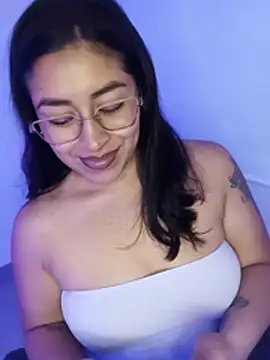 Snapshot of AnonymousGirl chatting on July 3, 2026, 6:25 pm AnonymousGirl online show from July 3, 2026, 6:25 pm