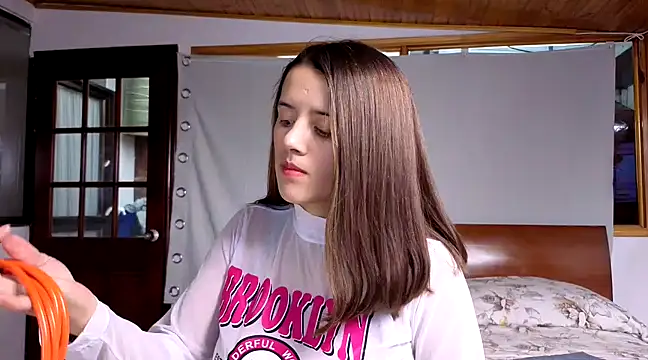 SexLaura  online show from February 12, 2025, 7:45 pm