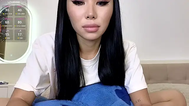 asianqueeny online show from May 11, 2026, 7:55 pm