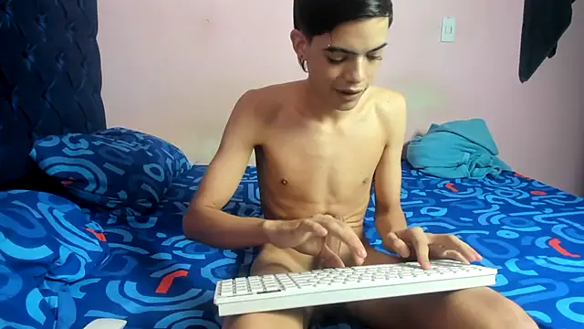 Latinos 2001 online show from February 22, 2026, 1:13 pm