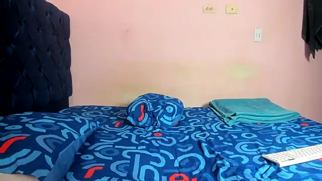 Latinos 2001 online show from February 19, 2026, 4:37 pm