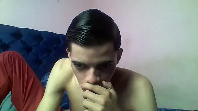 Latinos 2001 online show from April 4, 2026, 2:12 pm