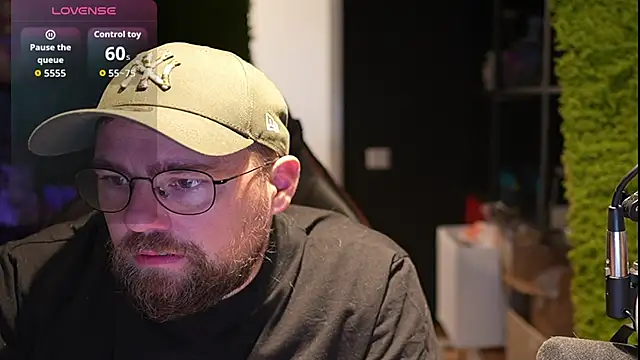 justinitt online show from October 12, 2025, 9:21 am