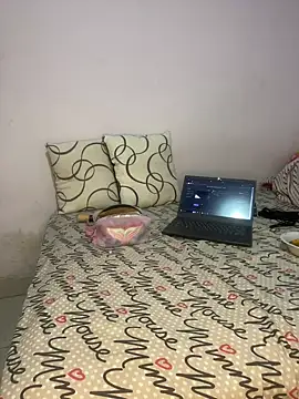 Snapshot of Malia_B chatting on February 10, 2025, 7:17 pm Malia B online show from February 10, 2025, 7:17 pm