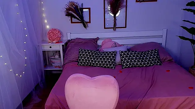 Snapshot of Kar1_na_ chatting on March 7, 2025, 8:34 am Kar1 na online show from March 7, 2025, 8:34 am