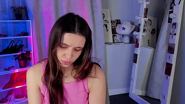 Sahara Shields online show from November 20, 2025, 10:49 am