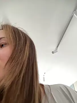 Snapshot of Kiss_My_Body chatting on May 20, 2026, 10:56 am Kiss My Body online show from May 20, 2026, 10:56 am