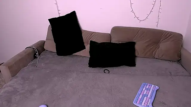 Snapshot of LadyTrep chatting on January 10, 2026, 6:58 pm LadyTrep online show from January 10, 2026, 6:58 pm