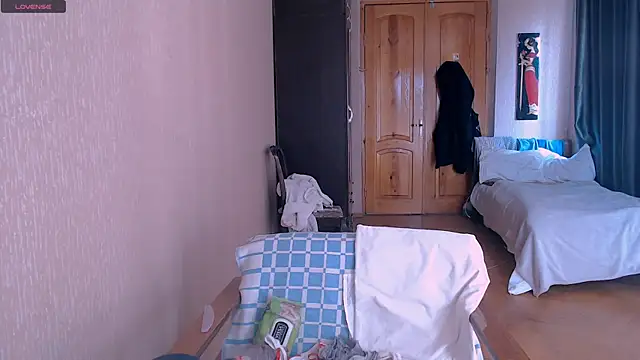  Roselina  online show from March 11, 2025, 9:13 am