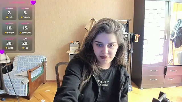  Roselina  online show from May 8, 2026, 8:34 pm