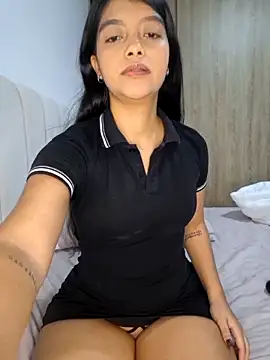 Snapshot of IslaBlaze chatting on December 5, 2025, 1:16 am IslaBlaze online show from December 5, 2025, 1:16 am