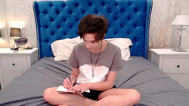 via mayer  online show from October 16, 2025, 10:07 pm