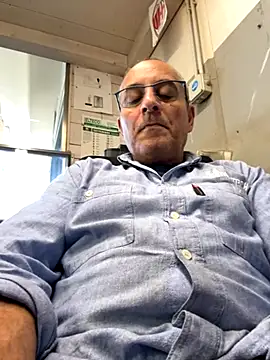 Snapshot of sempreilmio2 chatting on September 23, 2025, 10:33 am sempreilmio2 online show from September 23, 2025, 10:33 am