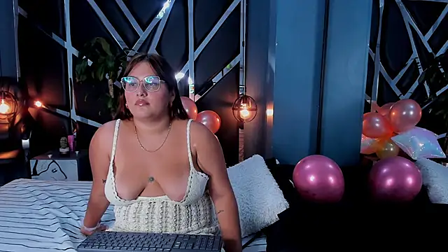 Snapshot of Gaiah__ chatting on January 16, 2025, 10:34 pm Gaiah online show from January 16, 2025, 10:34 pm