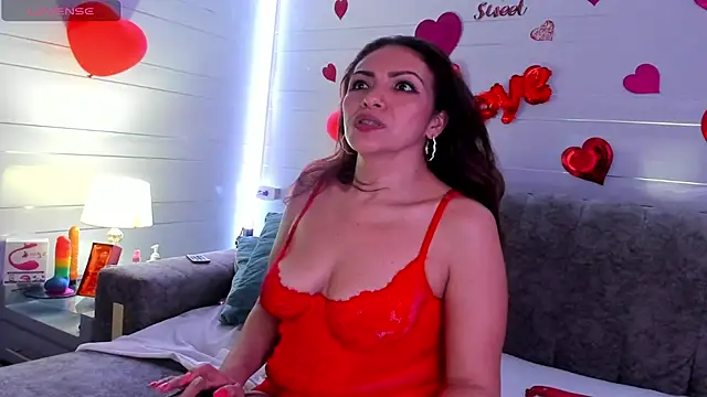 Snapshot of MARIAM_COLINS chatting on February 27, 2025, 6:13 am MARIAM COLINS online show from February 27, 2025, 6:13 am