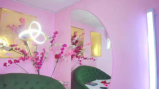 scarlette69 online show from November 7, 2025, 7:40 pm