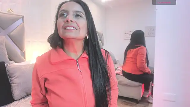 Snapshot of raquell_moore chatting on October 1, 2025, 1:26 pm raquell moore online show from October 1, 2025, 1:26 pm