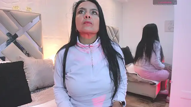 Snapshot of raquell_moore chatting on October 3, 2025, 12:06 pm raquell moore online show from October 3, 2025, 12:06 pm