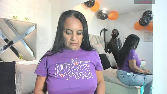 Snapshot of raquell_moore chatting on October 15, 2025, 12:09 am raquell moore online show from October 15, 2025, 12:09 am