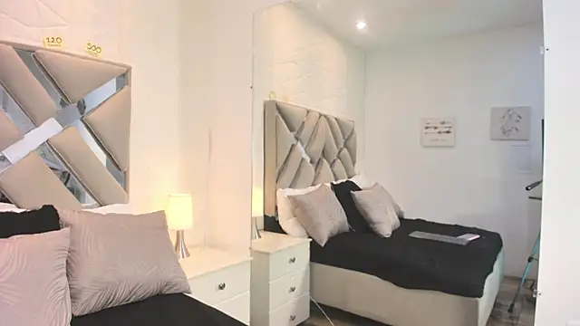 Snapshot of raquell_moore chatting on November 25, 2025, 12:49 pm raquell moore online show from November 25, 2025, 12:49 pm