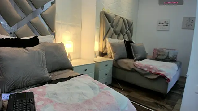 Snapshot of raquell_moore chatting on October 8, 2025, 1:07 am raquell moore online show from October 8, 2025, 1:07 am