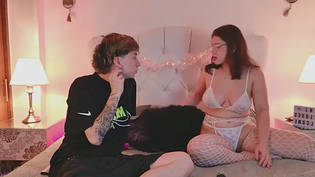 ethan and ava online show from September 25, 2025, 3:01 am