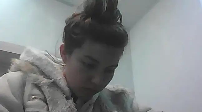 VittoriaTaylor online show from March 9, 2025, 12:09 pm