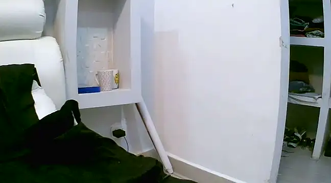 VittoriaTaylor online show from March 18, 2025, 12:40 am