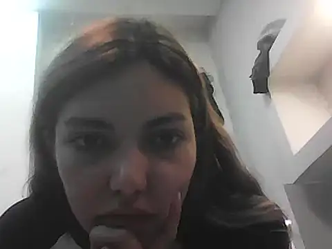 VittoriaTaylor online show from March 14, 2025, 9:00 pm