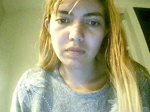 VittoriaTaylor online show from October 21, 2025, 4:56 am