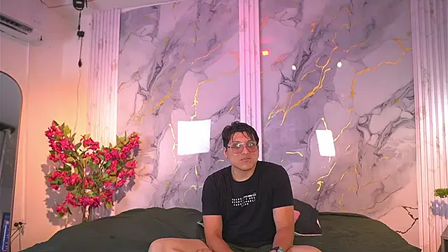 Snapshot of vanilla_hot chatting on December 16, 2025, 7:40 pm vanilla hot online show from December 16, 2025, 7:40 pm