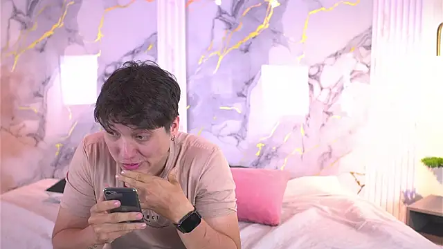 Snapshot of vanilla_hot chatting on November 24, 2025, 7:25 pm vanilla hot online show from November 24, 2025, 7:25 pm