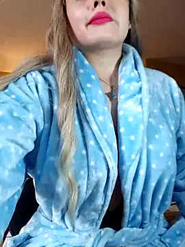 monicavictoria1301 online show from October 26, 2025, 7:36 pm