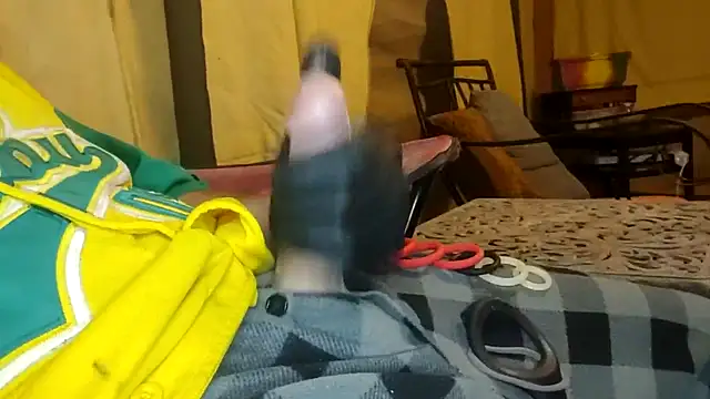 Snapshot of bwcbeat83 chatting on October 28, 2025, 6:56 am bwcbeat83 online show from October 28, 2025, 6:56 am