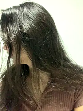 Bella still online show from September 23, 2025, 12:56 pm