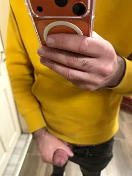 Snapshot of Klaus298 chatting on November 22, 2025, 6:45 am Klaus298 online show from November 22, 2025, 6:45 am