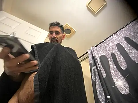 Snapshot of hornycouple818 chatting on November 7, 2025, 8:30 am hornycouple818 online show from November 7, 2025, 8:30 am