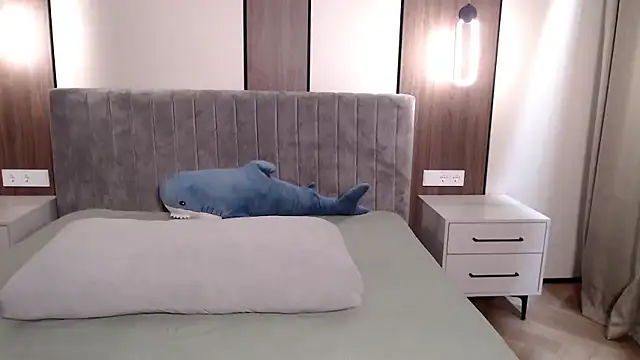 mystiksirenn online show from November 30, 2025, 1:23 pm